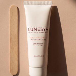 Lunesya Esfoliante viso pelli sensibili 50 ml
